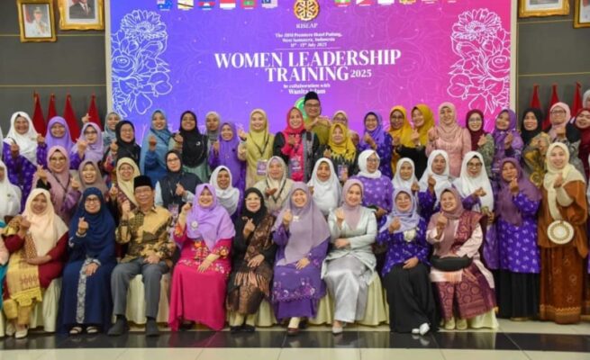 Perempuan Muslim dari 12 negara hadir dalam International Women Leadership Training yang digelar di Padang, Sumatera Barat, pada 11–15 Juli 2025.