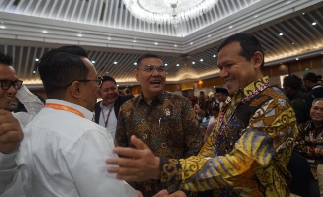Wagub Aceh Fadhlullah menghadiri pengukuhan Pengurus Asosiasi Pemerintah Kabupaten Seluruh Indonesia (APKASI) periode 2025-2030 di Puri Agung, Grand Sahid Hotel, Jakarta, Kamis, 17 Juni 2025. (Foto: Dok. Humas BPPA)
