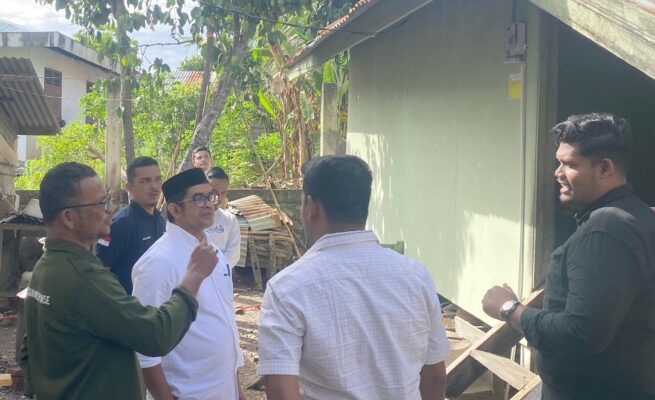 Sebanyak 110 rumah warga tak mampu di Aceh Besar akhirnya bisa menikmati listrik secara mandiri setelah bertahun-tahun bergantung pada numpang listrik dari tetangga. (Foto: Ist)