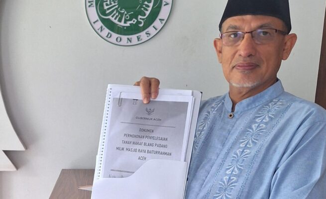 Peneliti sejarah Aceh, Dr Hilmy Bakar Almascaty Bugak mendesak MUI Pusat segera melakukan penguatan fatwa status wakaf tanah Blang Padang di Banda Aceh.