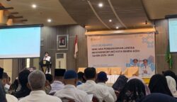 Wali Kota Banda Aceh, Illiza Sa'aduddin Djamal, saat memberi sambutan Musrenbang RPJM Kota Banda Aceh 2025–2029  di Aula Lantai 4 Gedung Mawardy Nurdin, Balai Kota Banda Aceh, pada Rabu (9/7/2025). (Foto: Muhammad Raja Al-Haqie / Washata.com)