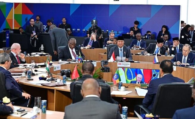 Prabowo Masuk BRICS, Indonesia Siap Tinggalkan Bayang-Bayang Amerika