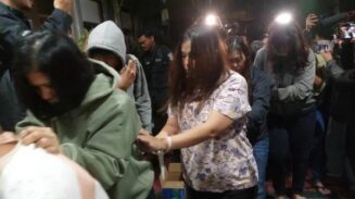 "Ditreskrimum Polda Jabar telah berhasil mengamankan jaringan human trafficking, di mana yang kita amankan ini jumlah tersangkanya cukup banyak yaitu 12 tersangka," kata Hendra di Bandung, Senin (14/7/2025).